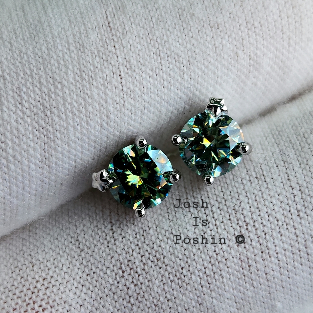 1.6ctw Green Moissanite Star Prong Earrings In Sterling Silver